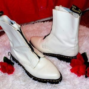 RARE Women’s Zip Up All White Dr Martens Boots - Size 9/9.5